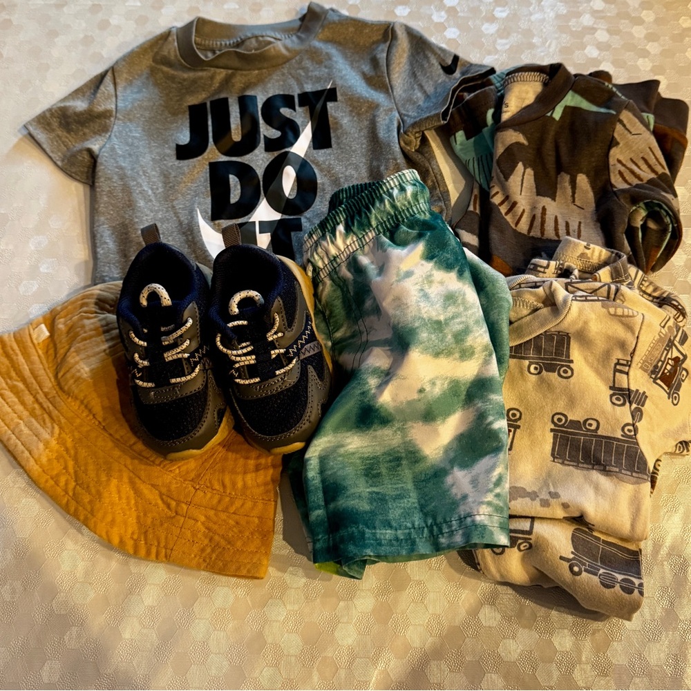 Nike Kids Gray shirt and misc items